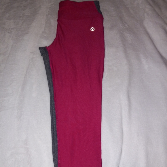 VOGO ATHLETICA YOGA CAPRI PINK AND GREY. WOMENS SIZE S. SMALL. - Picture 3 of 10